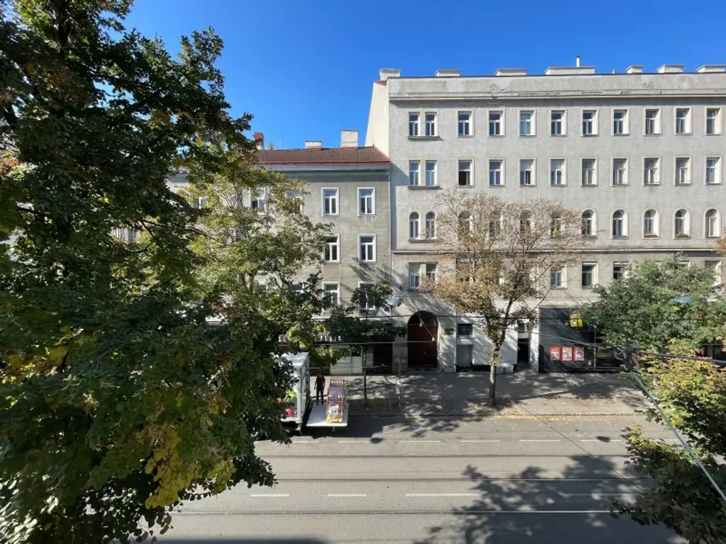 NÄHE AUGARTEN: 2-Zimmer-Altbauwohnung mit großem Gestaltungspotenzial beim Wallensteinplatz