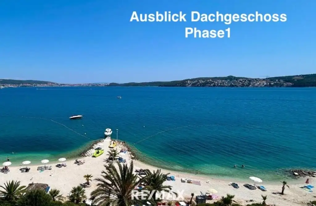 Traumhafte Ferienwohnung direkt am Meer bei Trogir / Kroatien: Erstbezug mit Pool und Terrasse!