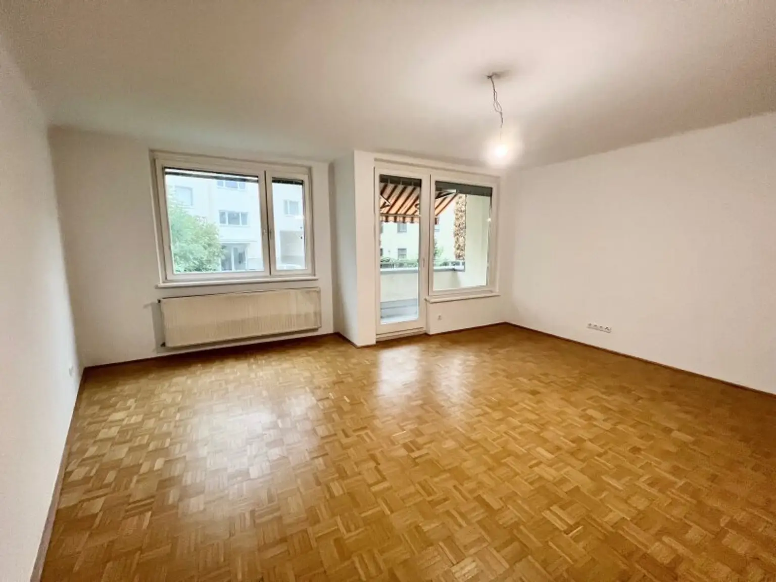 Toplage Hietzing: Teilsanierte 70 m2 Mietwohnung mit Loggia – unbefristet & sofort beziehbar!