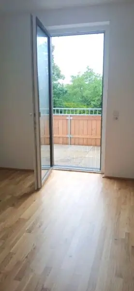 NEUBAU - ERSTBEZUG - Top 18 - Wunderschöne 2 Zimmerwohnung mit großem Balkon und eigenem Tiefgaragenplatz
