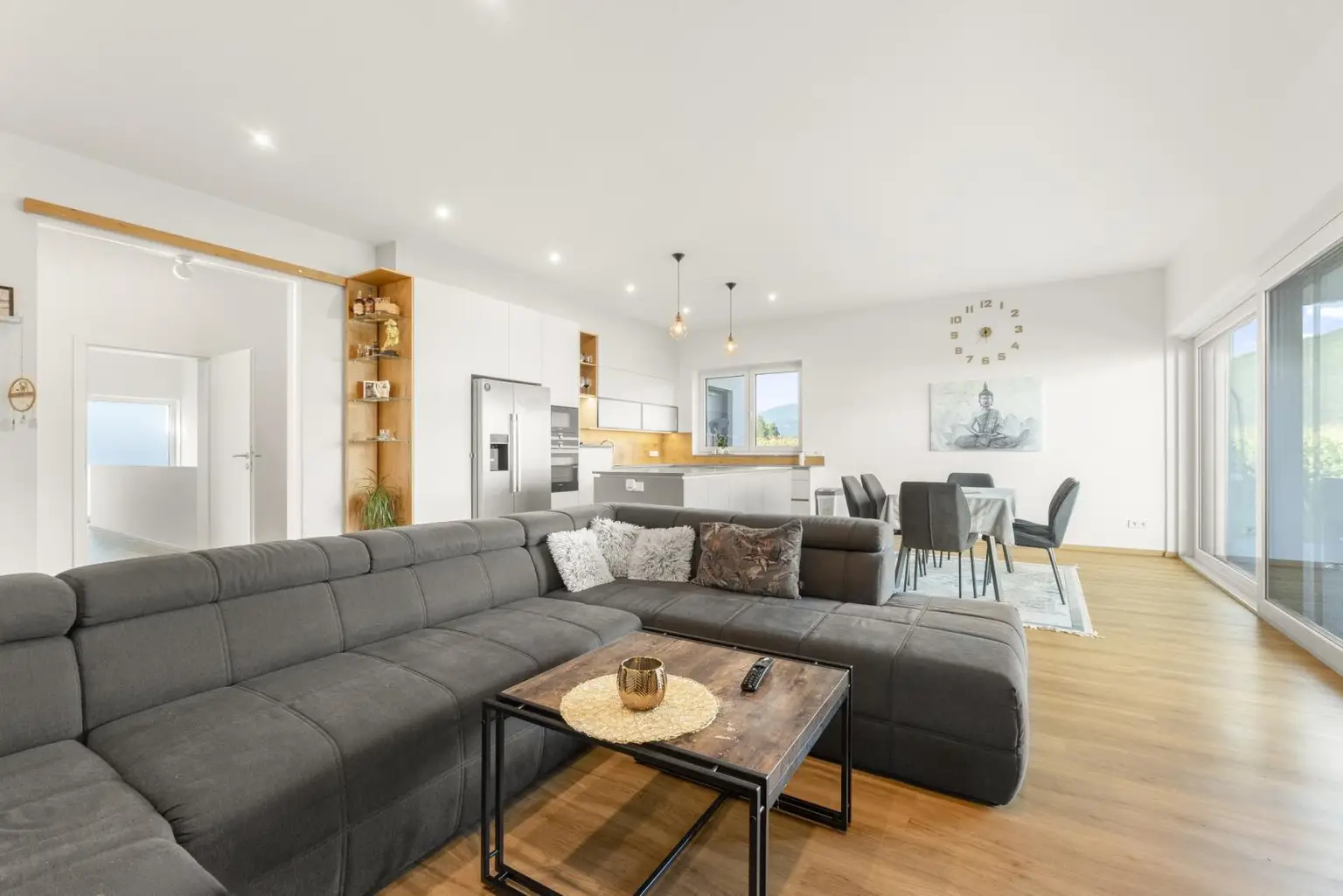 Modernes Wohnen auf einer Ebene: Ihr Traum-Bungalow mit Weitblick