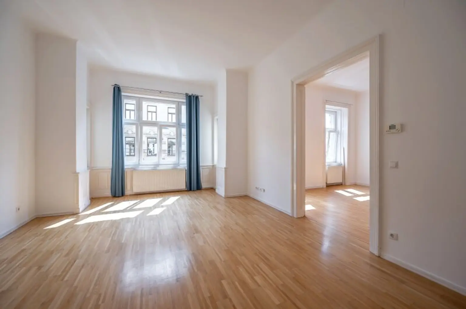 ***NEU*** Fantastische 4 Zimmer Wohnung in repräsentativem Stilaltbau! in TOP-Lage!