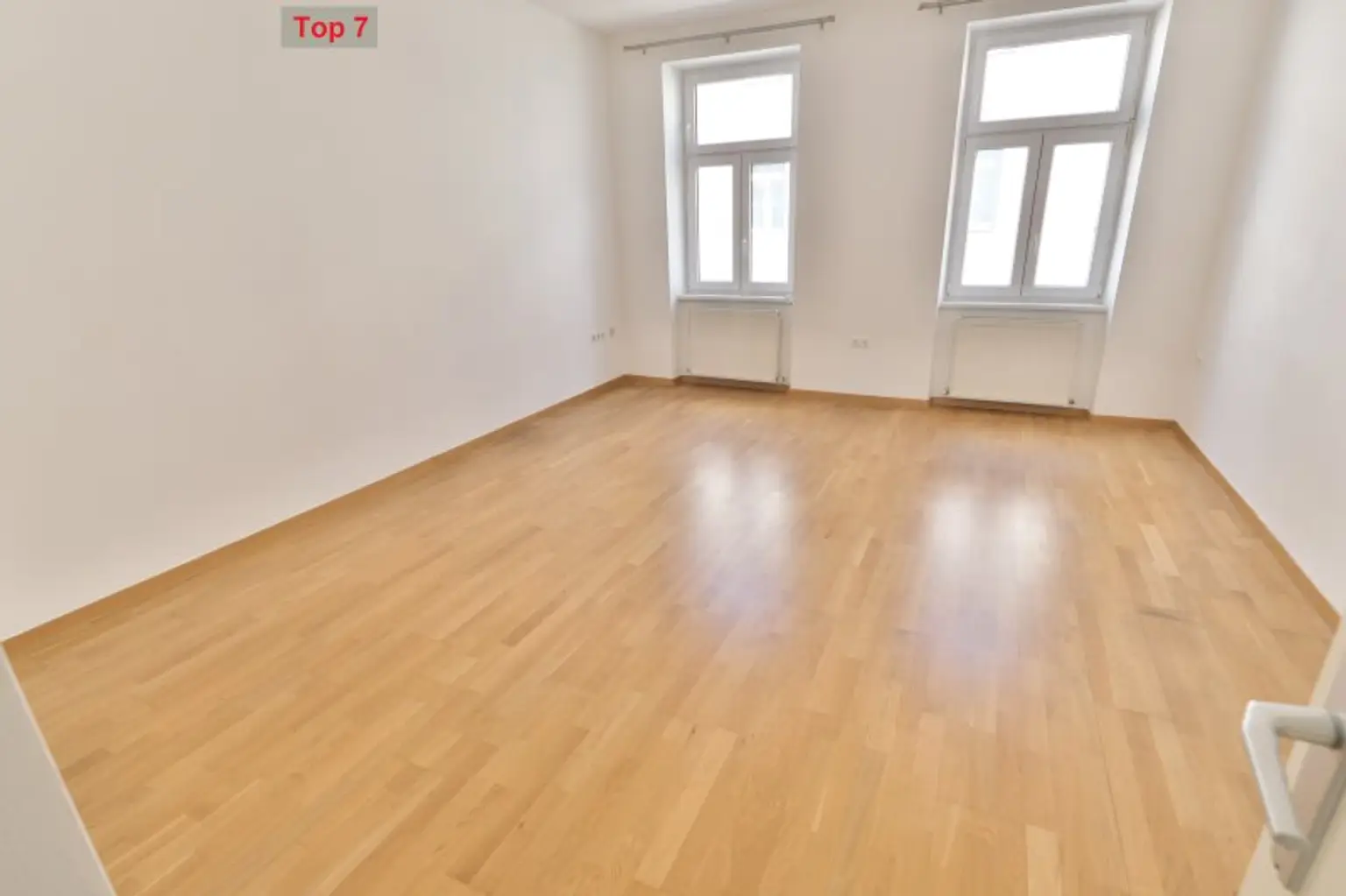 Drei UNBEFRISTETE 2 Zimmer-Wohnungen mit KFZ-Stellplatz im Haus