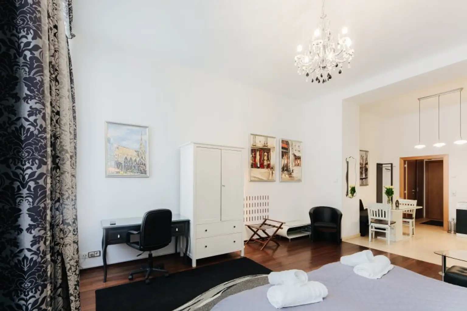 Stilvolle Altbauwohnung im Herzen der Wiener Innenstadt – vollmöbliert und sofort bezugsfertig