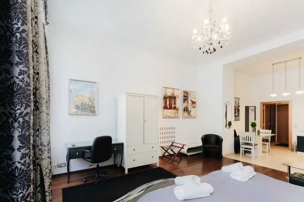 Stilvolle Altbauwohnung im Herzen der Wiener Innenstadt – vollmöbliert und sofort bezugsfertig