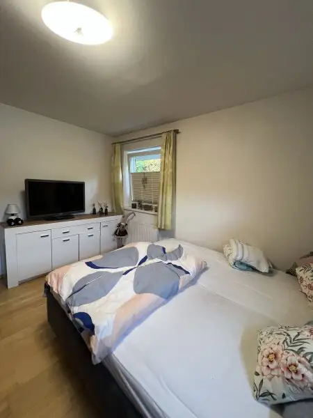 WIESING - Sonnige, sehr gut eingeteilte 3 Zi.-Mietwohnung mit Terrasse und kleinem Garten