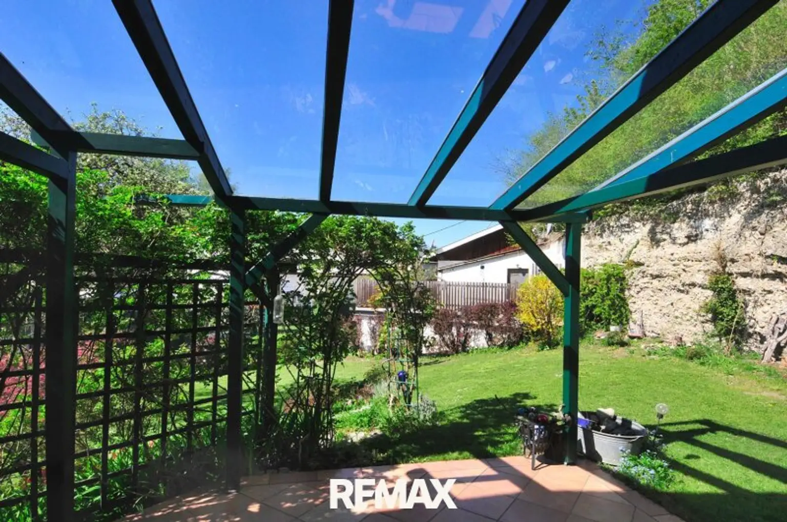 Terrasse mit Pergola