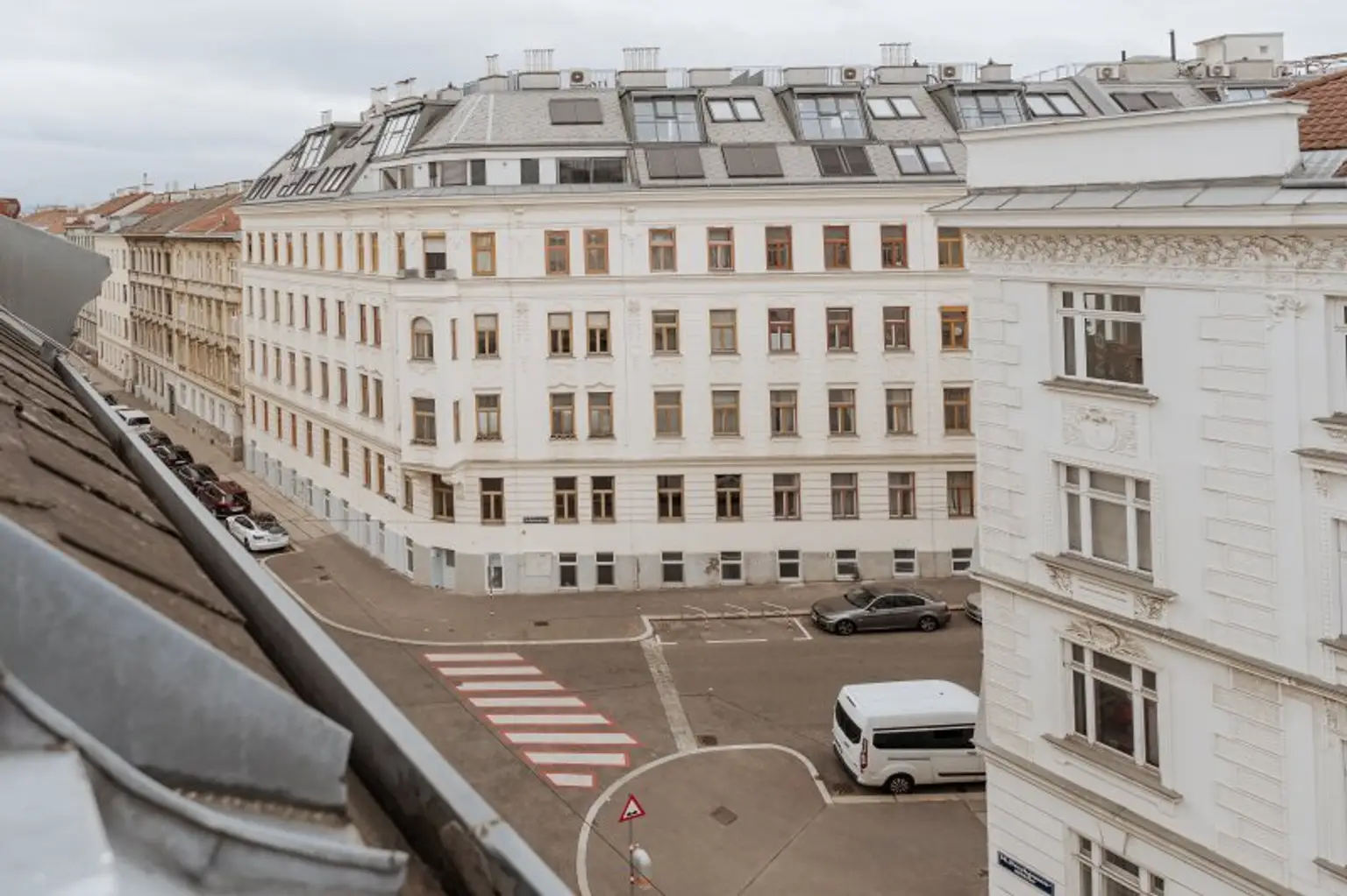Helle 1- Zimmerwohnung im 1.Dachgeschoß