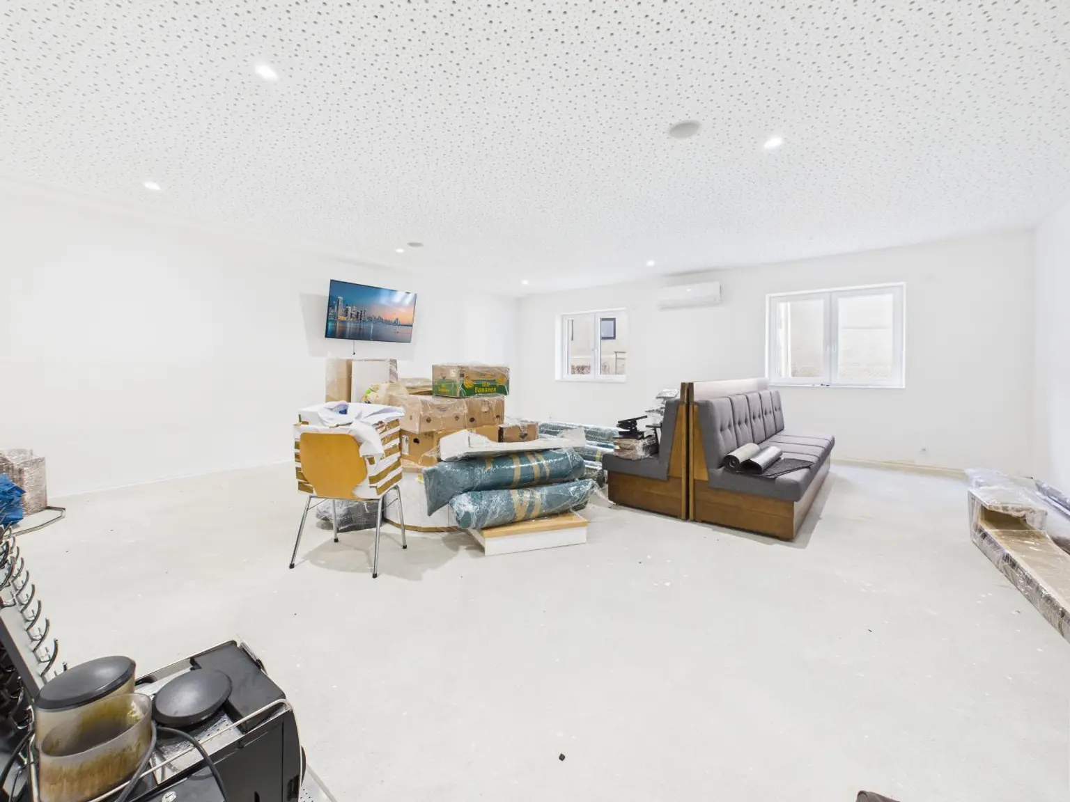 Kernsaniertes Anlageobjekt mit großzügigen Büroflächen und Wohneinheiten in 4050 Traun