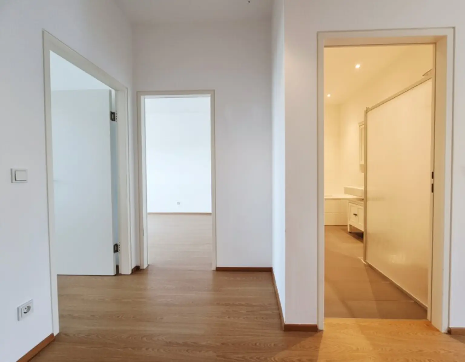 Flur / Zimmer / Badezimmer