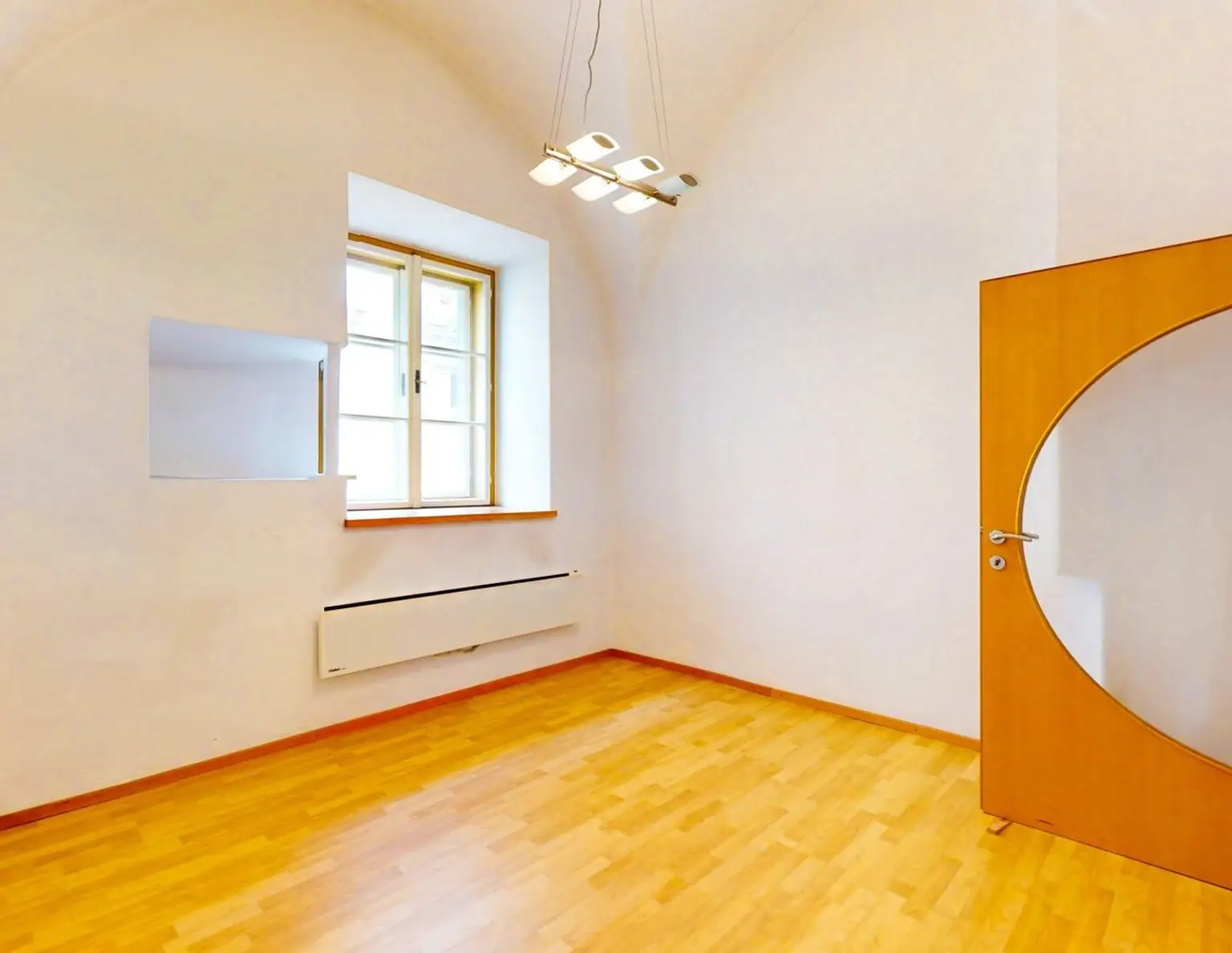 Büro mit Stil & Substanz: Alter Platz 1 - für Ordination, Notar, Makler oder Kanzlei