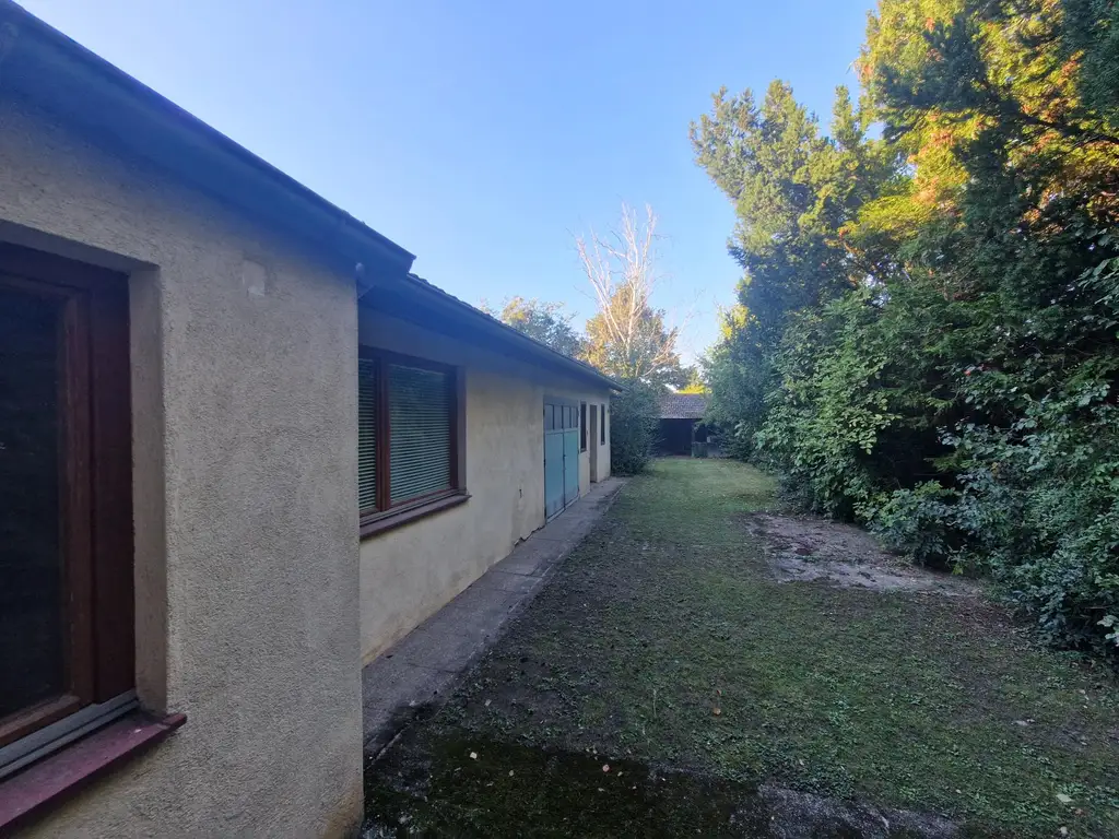 SANIERUNGSBEDÜRFTIGES LANDHAUS MIT TRAUMHAFTEM GARTEN SAMT ALTBAUMBESTAND IN ALLERBESTER WOHN- UND ZENTRUMSLAGE VON KIRCHBERG AM WAGRAM