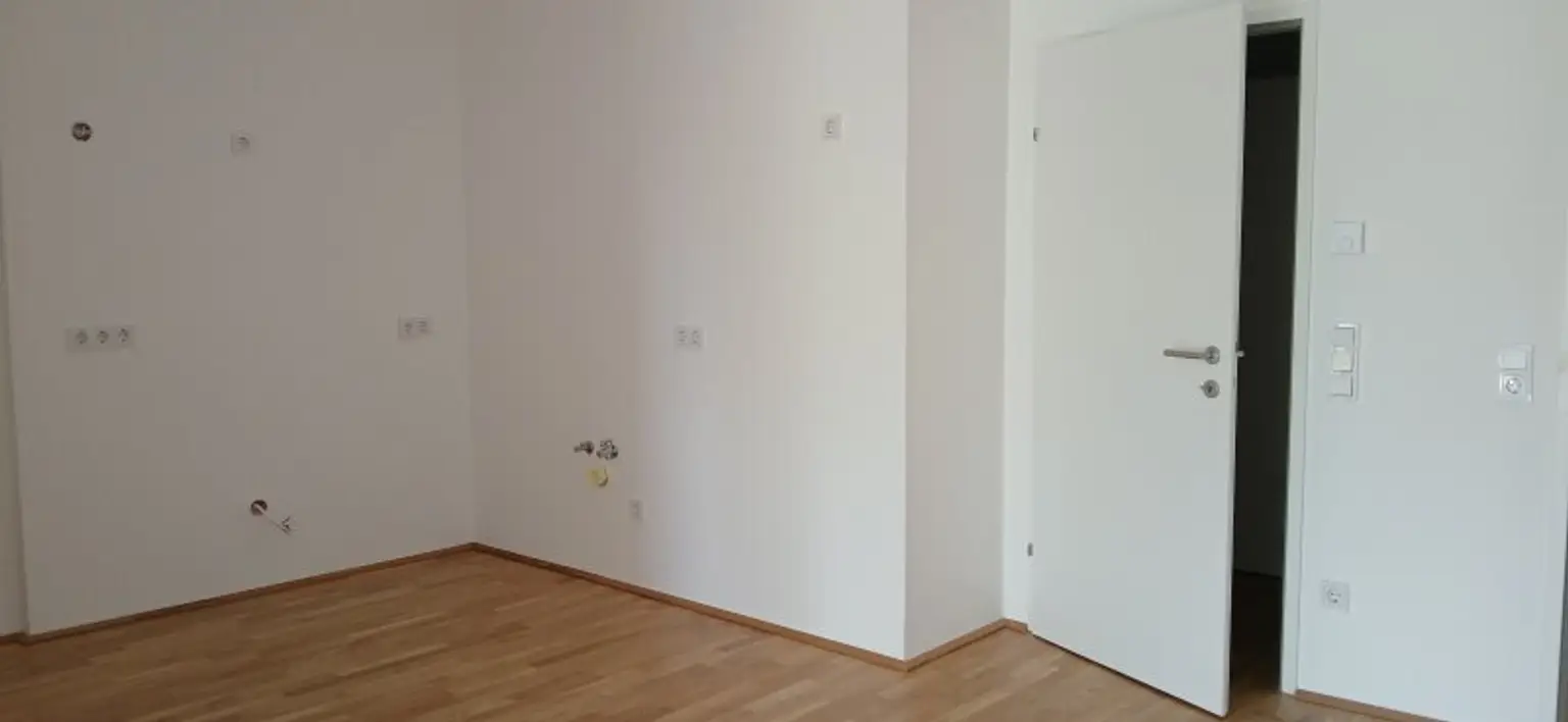 NEUBAU - ERSTBEZUG - Top 17 - Wunderschöne 2 Zimmerwohnung mit großem Balkon und eigenem Tiefgaragenplatz