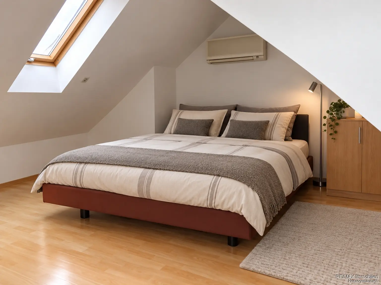 Bild Schlafzimmer rechte Seite