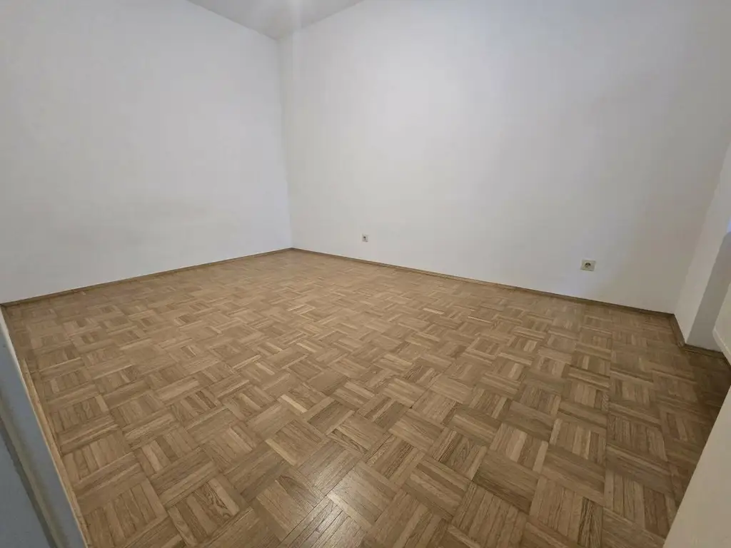 Nette 2 Zimmer Wohnung – Zentrum - ab sofort!