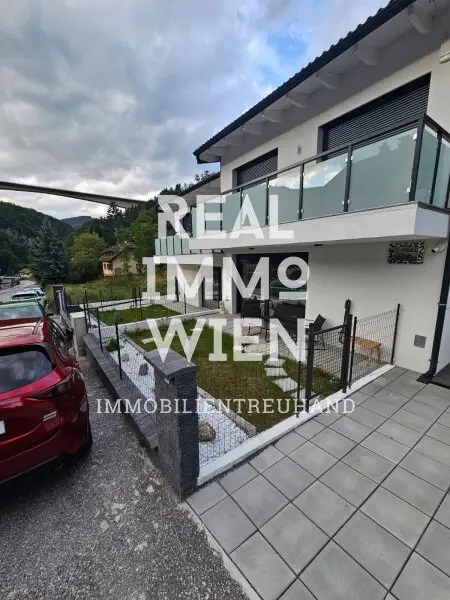 SMARTHAUS/CHALET in Schottwien: Erstbezug mit Garten, drei Terrassen und Blick auf den wunderbaren Hirschenkogel