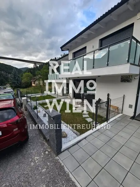SMARTHAUS/CHALET in Schottwien: Erstbezug mit Garten, drei Terrassen und Blick auf den wunderbaren Hirschenkogel