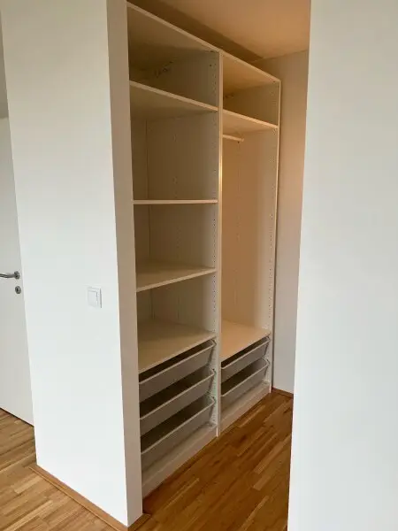 TABA Tower - Serviciertes Apartment mit grandiosem Fernblick direkt an der U1 Oberlaa - begehbarer Kleiderschrank, inkl. Heizung, Kühlung, Strom, Internet und Fitnessraum!
