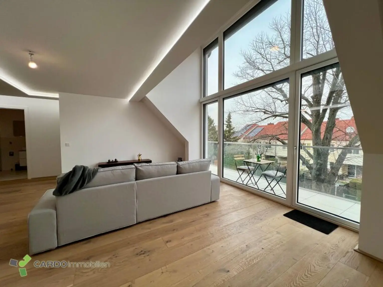 3 Zimmer Maissonettewohnung mit Garagenplatz, möbliert