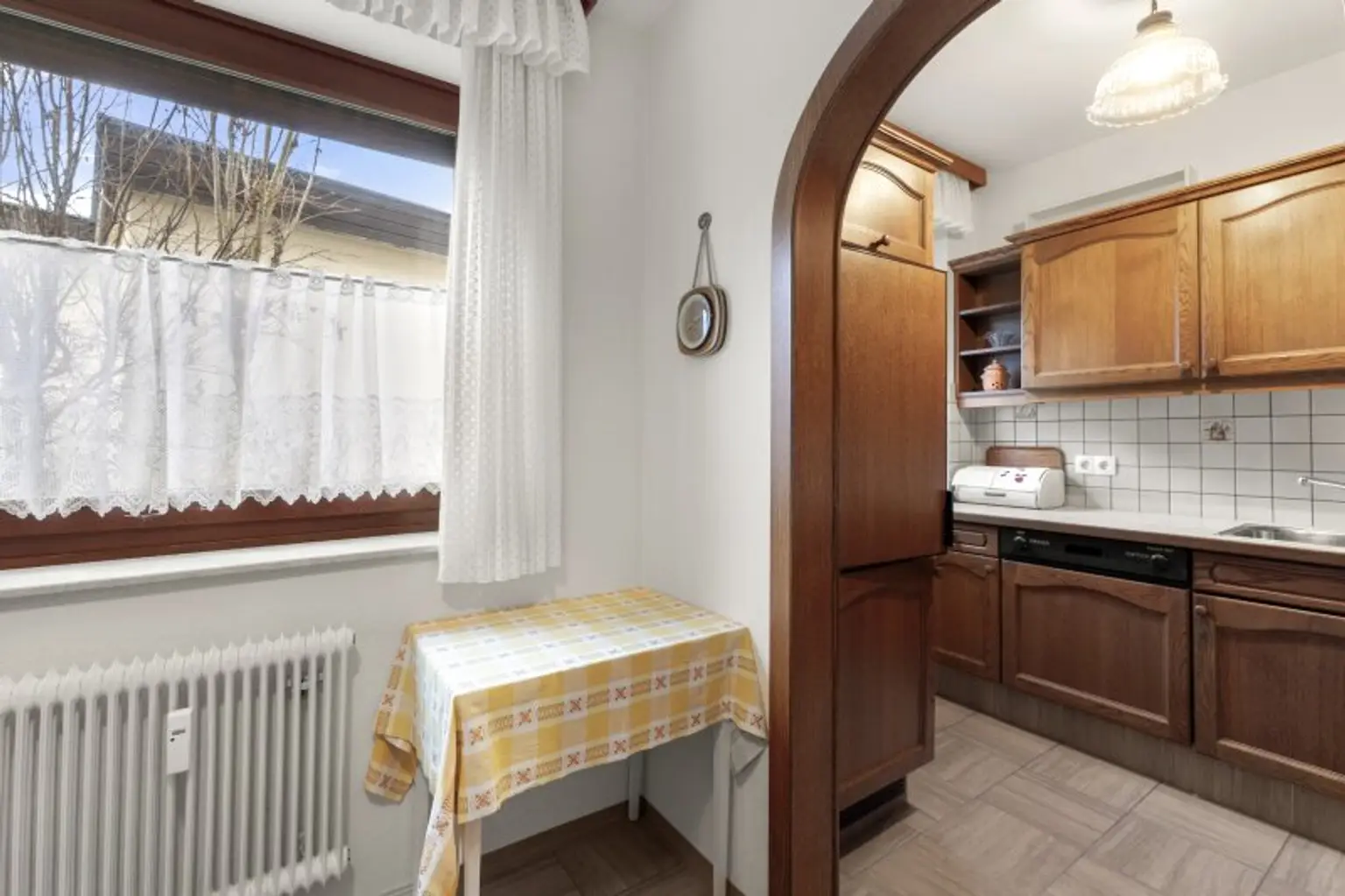 Schöne, sonnige und ruhige 3 Zi Wohnung 81,00m² mit Terrasse und Garage am Spitalberg - Aussichtslage