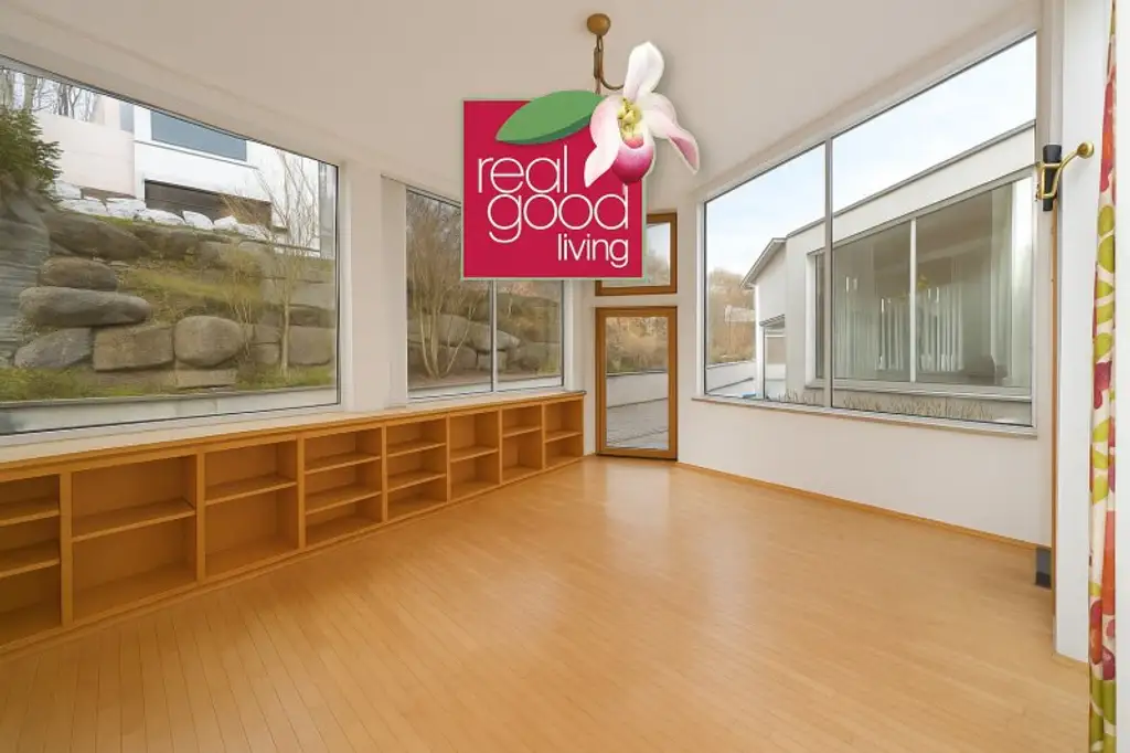 Exklusive Villa mit Pool, Terrassen, Wintergarten & Garage mit ca. 100 m² in Klosterneuburg-Weidling !!