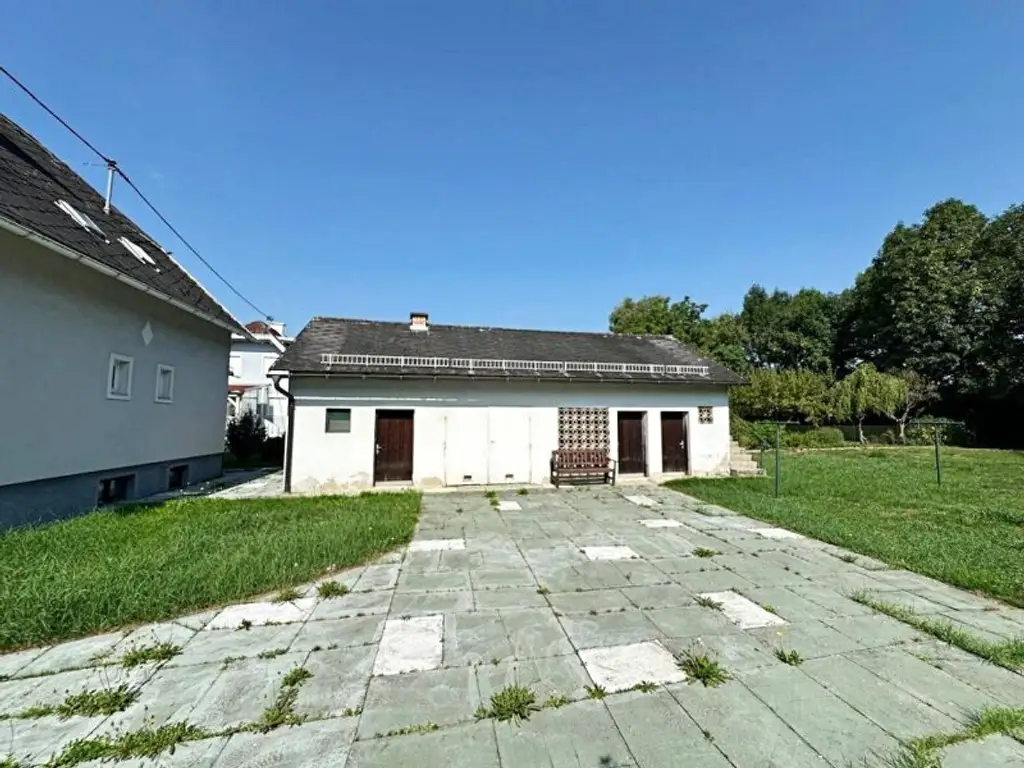 GRÜN. GROSSZÜGIG. VIELSEITIG. Einfamilienhaus mit Potential, 5 Zimmer, Wohnküche, 1139 m2 Grundstück, Wirtschaftsgebäude