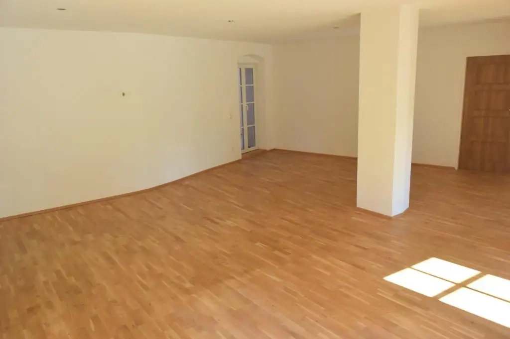 Großzügige Mieteinheit mit Terrasse