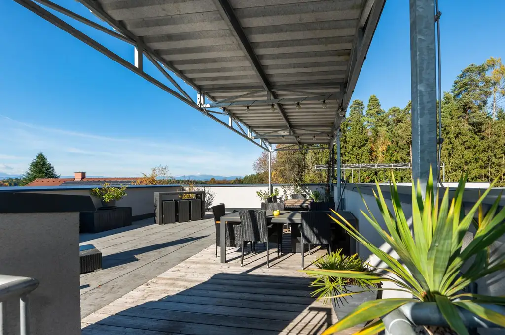 3-Zimmer-Dachterrassentraum inklusive 2 Carports