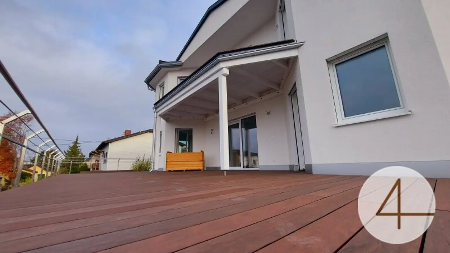 Luxus Haus zum WOHNEN, Büro, 250 m2 Niedrigst-Energiehaus 11 KW