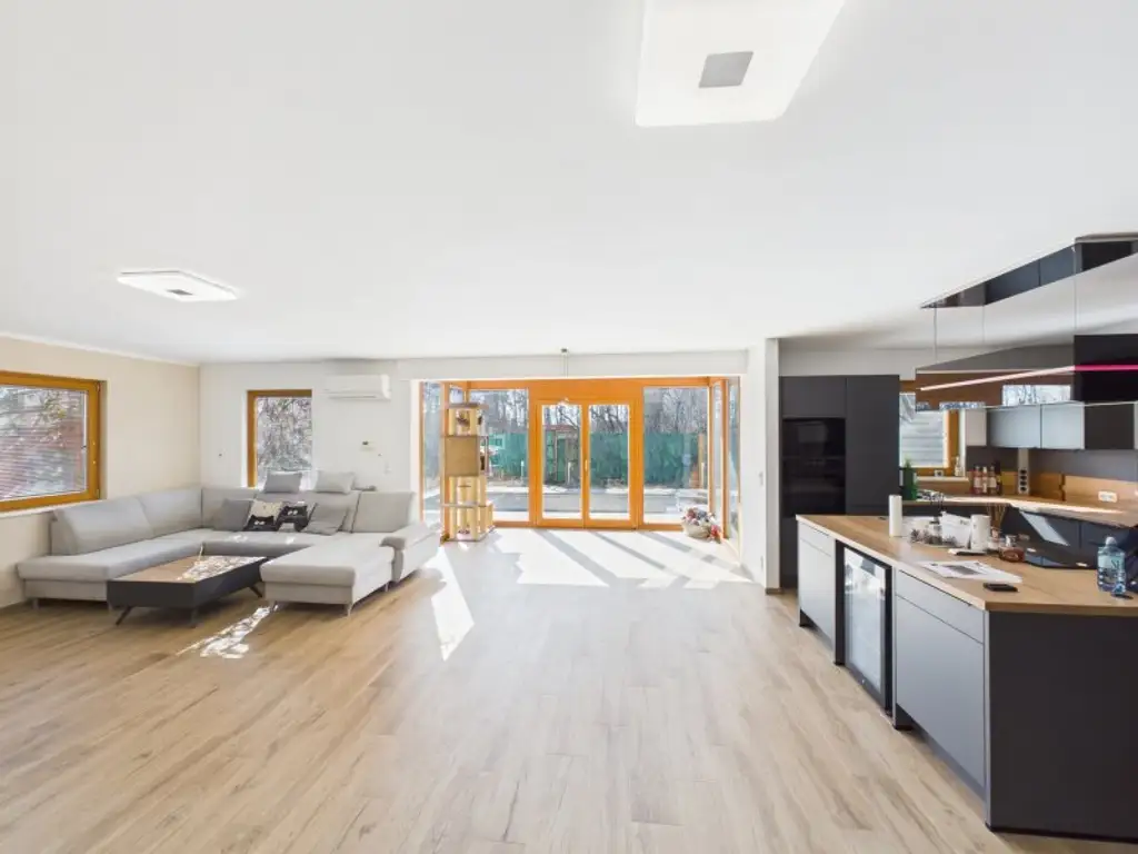 Idyllisches Einfamilienhaus in Gänserndorf: 5 Zimmer, Pool, Balkon & mehr!