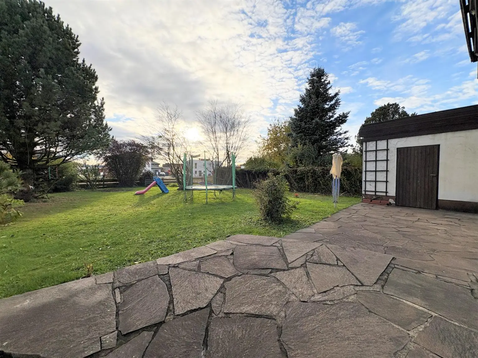 Wohnhaus in ruhiger Siedlungslage