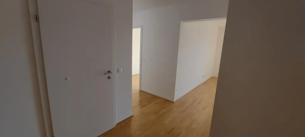 3-Zimmer-Wohnung mit 2 Balkonen und Tiefgaragenstellplatz (Top 8)