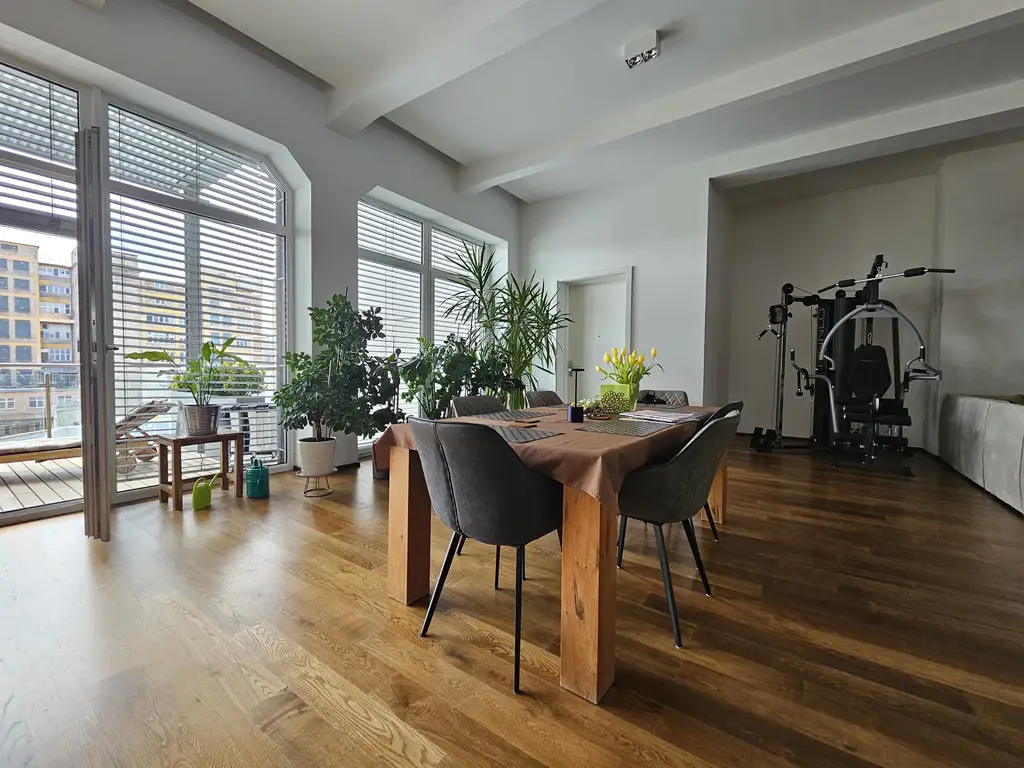 -=LOFT=- Luxuriöse Wohnung mit Terrasse, Garage und Fußbodenheizung in 1100 Wien!