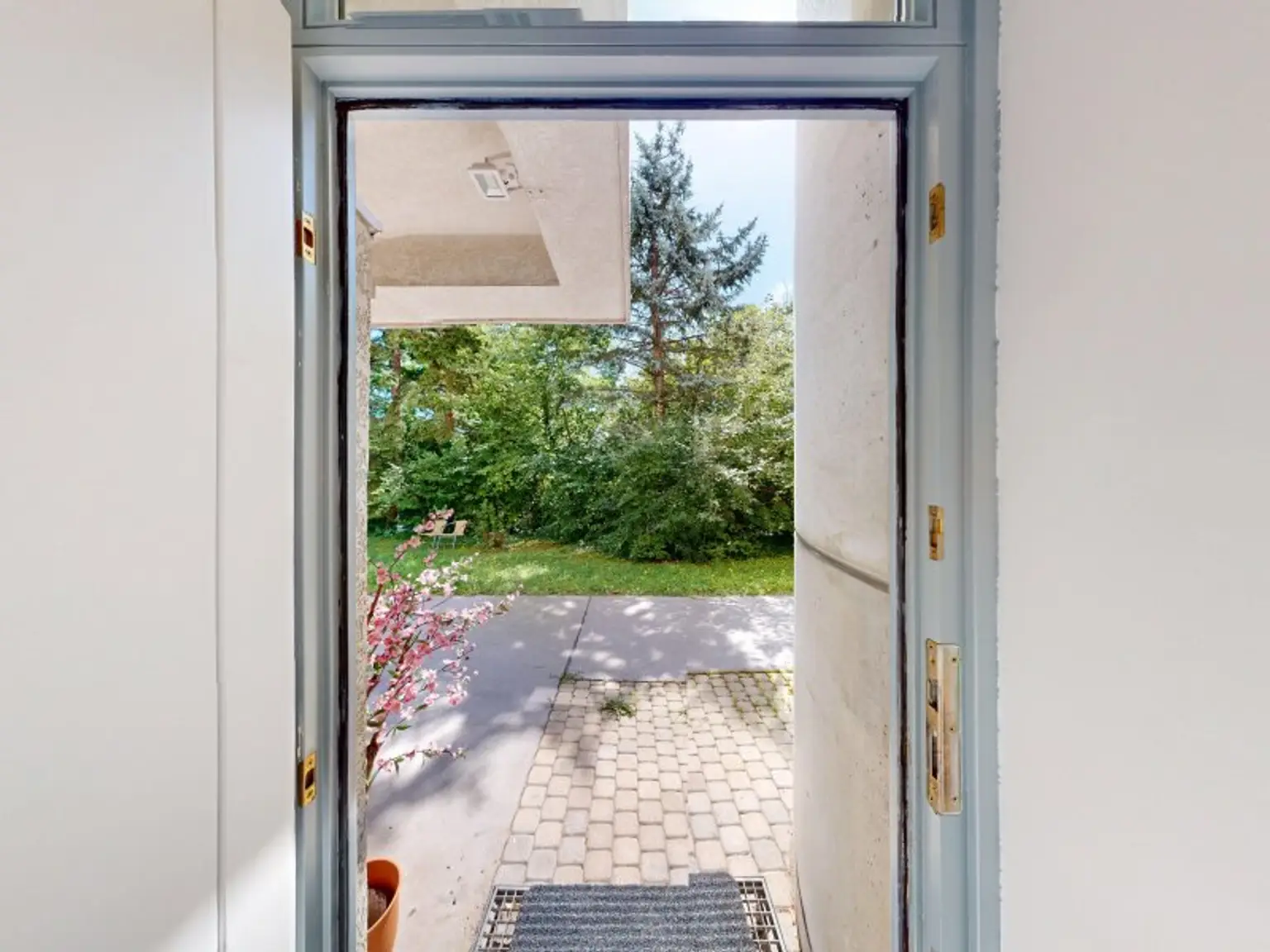 Sonnenterrasse, Garten und 5 Zimmer: Leben im Architektenhaus! 163m² Nutzfläche!