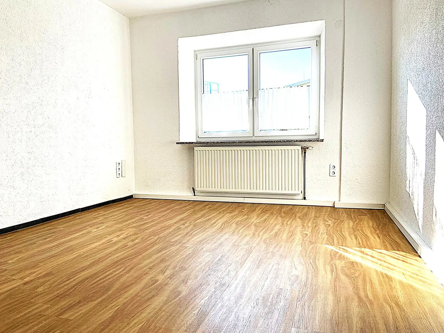 SANIERTE WOHLFÜHLOASE!       Haus in sonniger, ruhiger Lage | Berndorf