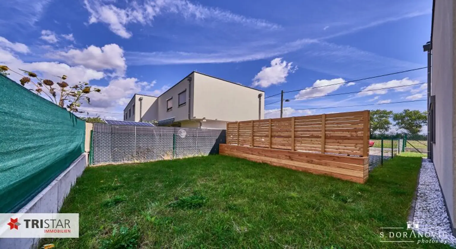 NEU! ++ ERSTBEZUG IN RUHIGER GRÜNLAGE ++ FAMILIENFREUNDLICHES HAUS MIT STELLPLATZ & EINBAUKÜCHE ++ 1220 WIEN ++