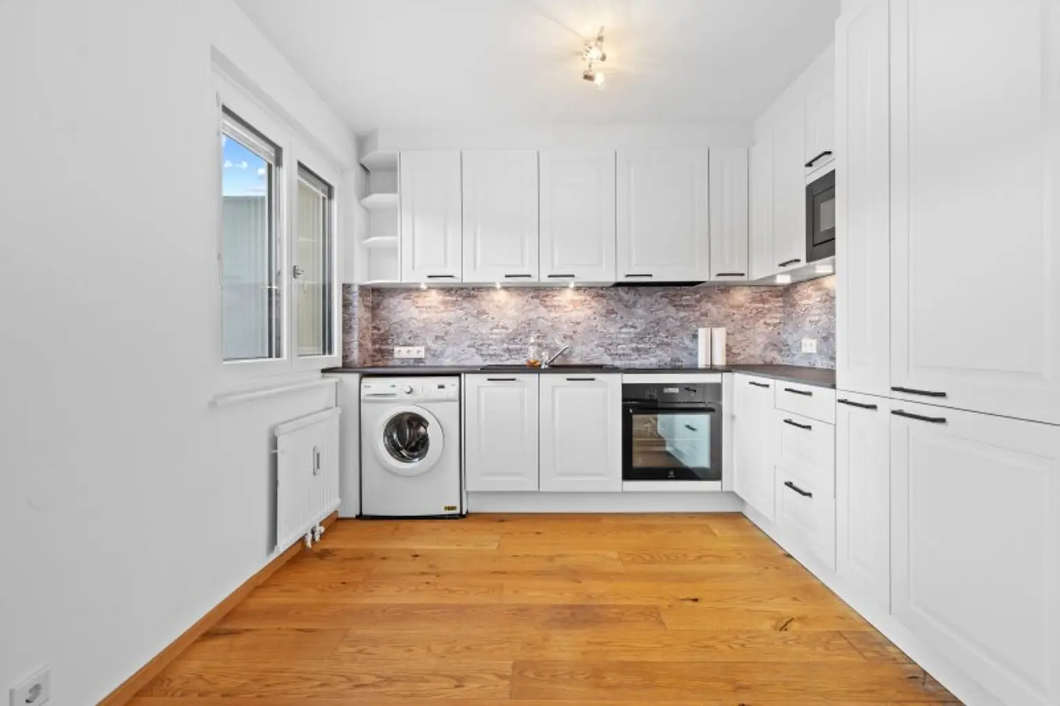 Helle, ruhige 2-Zimmer-Wohnung mit Terrasse in 1160 Wien!