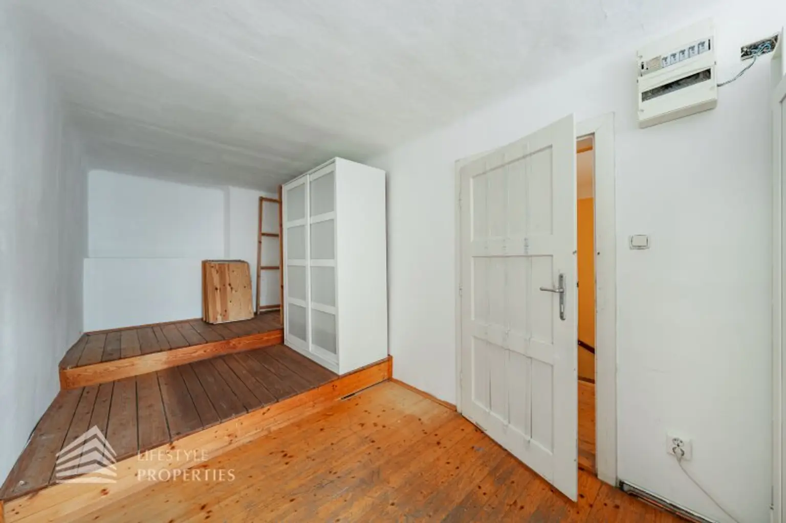 Exklusives Baugrundstück in einzigartiger Lage mit Einreichplanung!