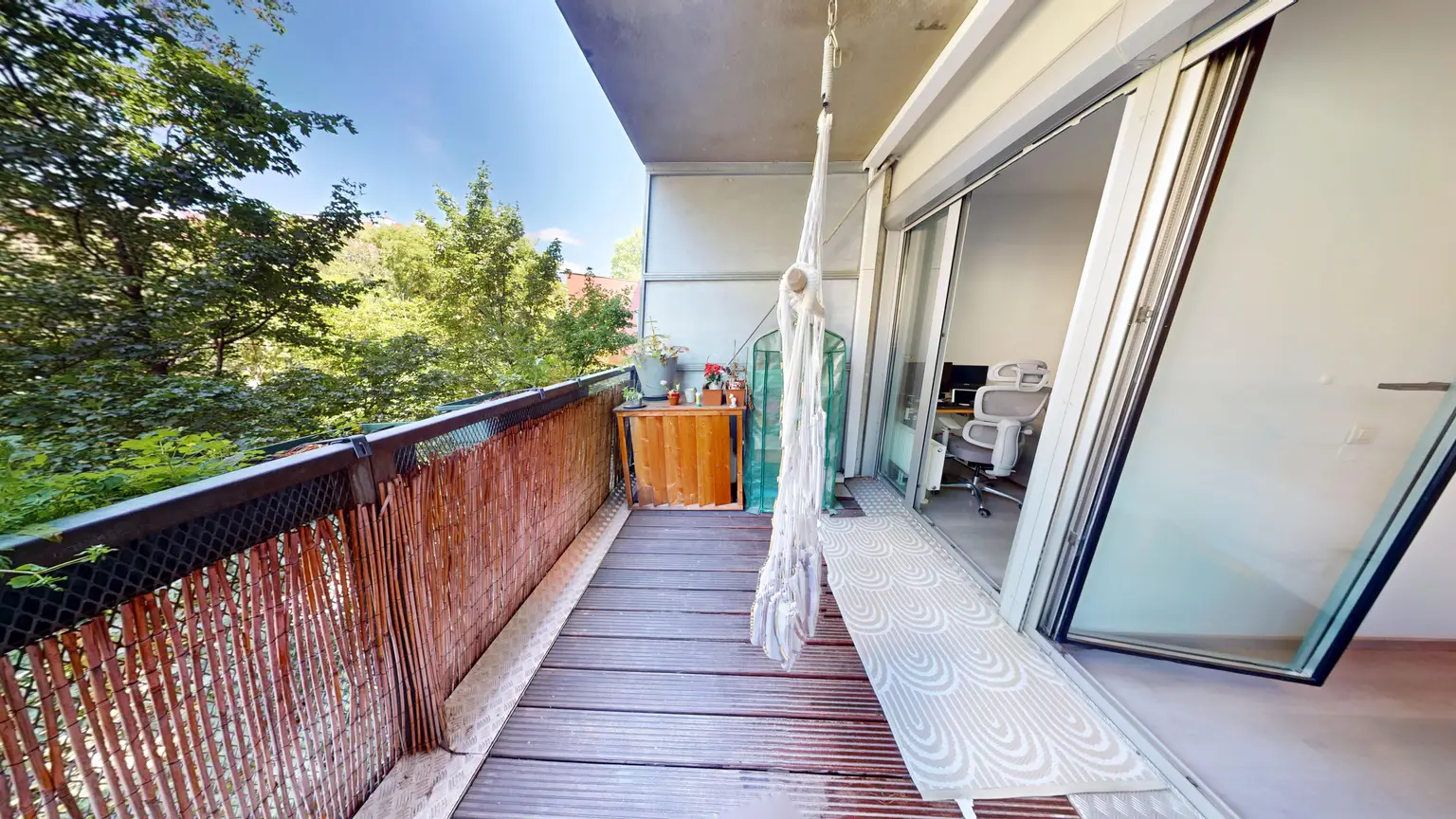 Großzügige 90 m² Wohnung mit Loggia, Grünblick und Top-Anbindung