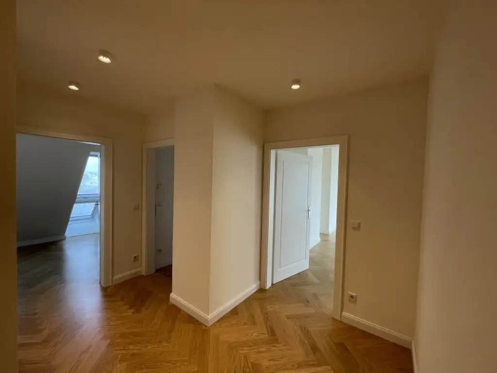 TOP-DACHTERRASSEN-WOHNUNG -- 3 ZIMMER -- FERNBLICK -- NÄHE URANIA!