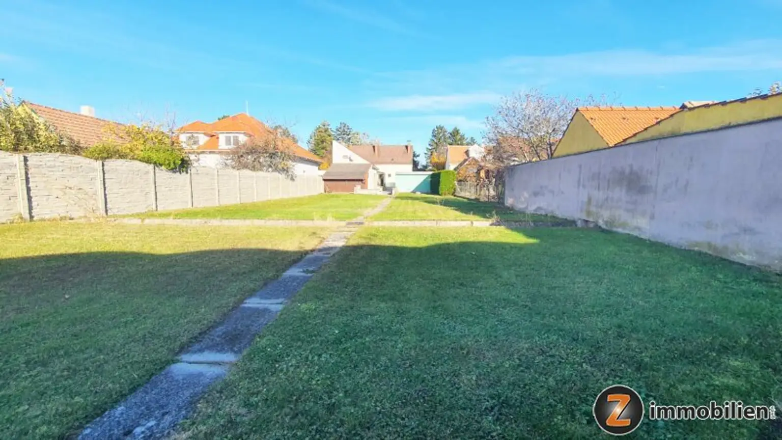 Wampersdorf: Charmantes Haus mit großem Garten und Potenzial