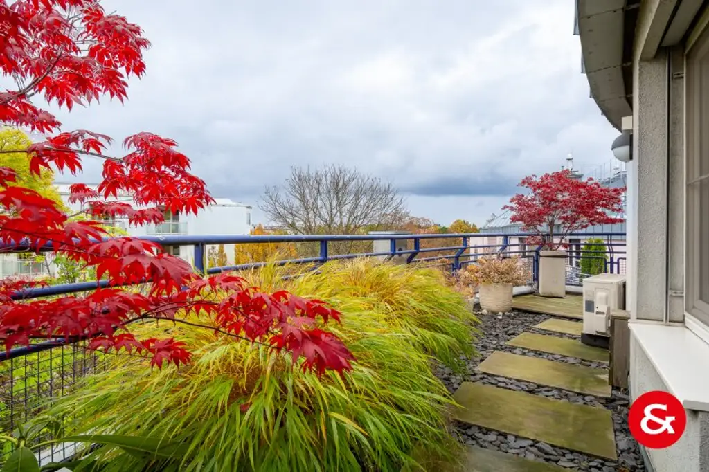 Sonnige 6-Zimmer-Terrassenwohnung mit 2 Garagenplätzen! | auch auf 2 Wohnungen teilbar!