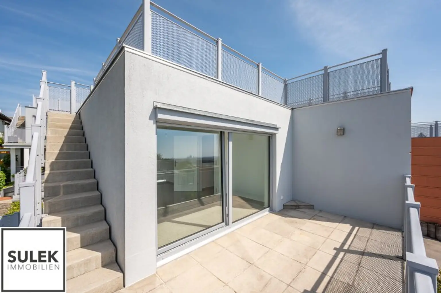 Einfamilienhaus in absoluter Traumlage am Schafberg // Dachterrasse mit Weitblick über die Stadt!