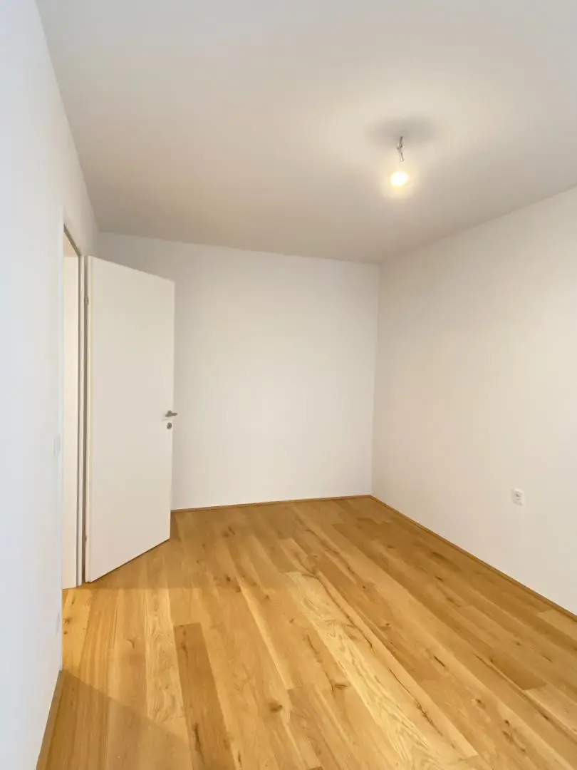 2-Zimmer-Wohnung / auch als Büro geeignet