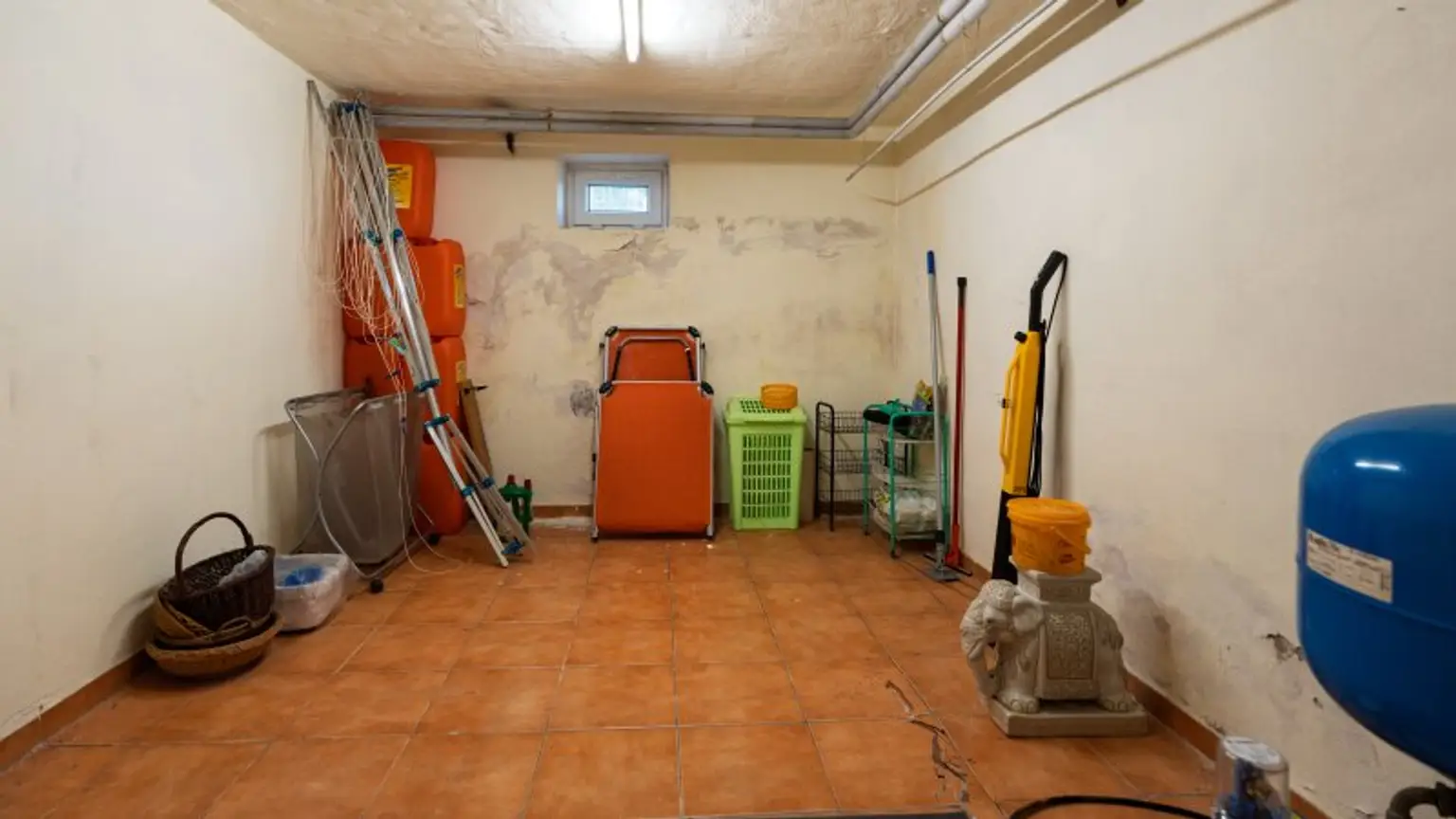 Kapitalanlage mit Potential – 2 Häuser auf Eckgrundstück mit rund 938 m² Grundstücksfläche!
