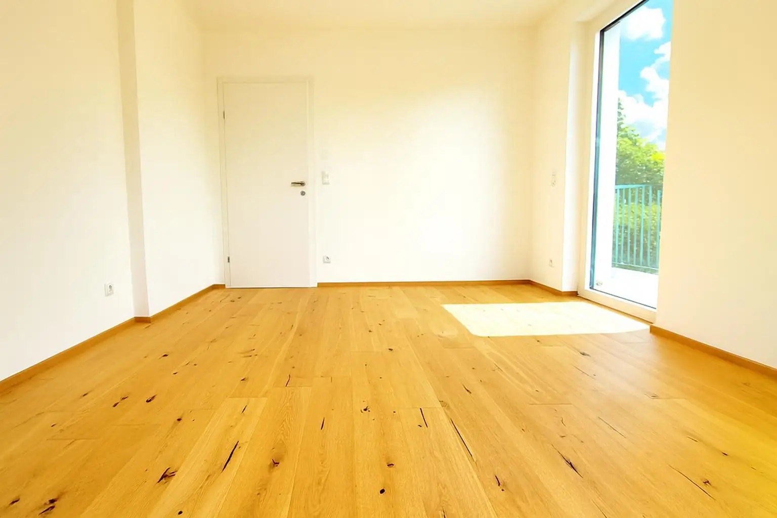 Schlafzimmer - Blick zur Tür