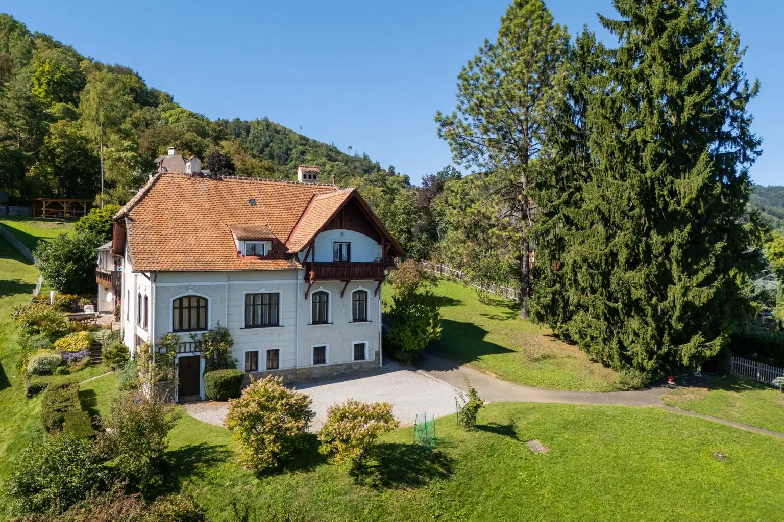 Stilvolles Haus mit Geschichte, Ruhe und traumhafter Aussicht