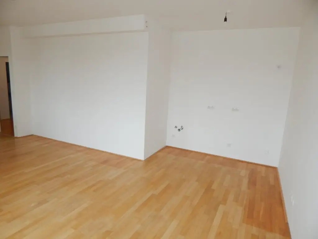 "PROVISIONSFREI" Helle und ruhige Terrassenwohnung mit Tiefgaragenplatz