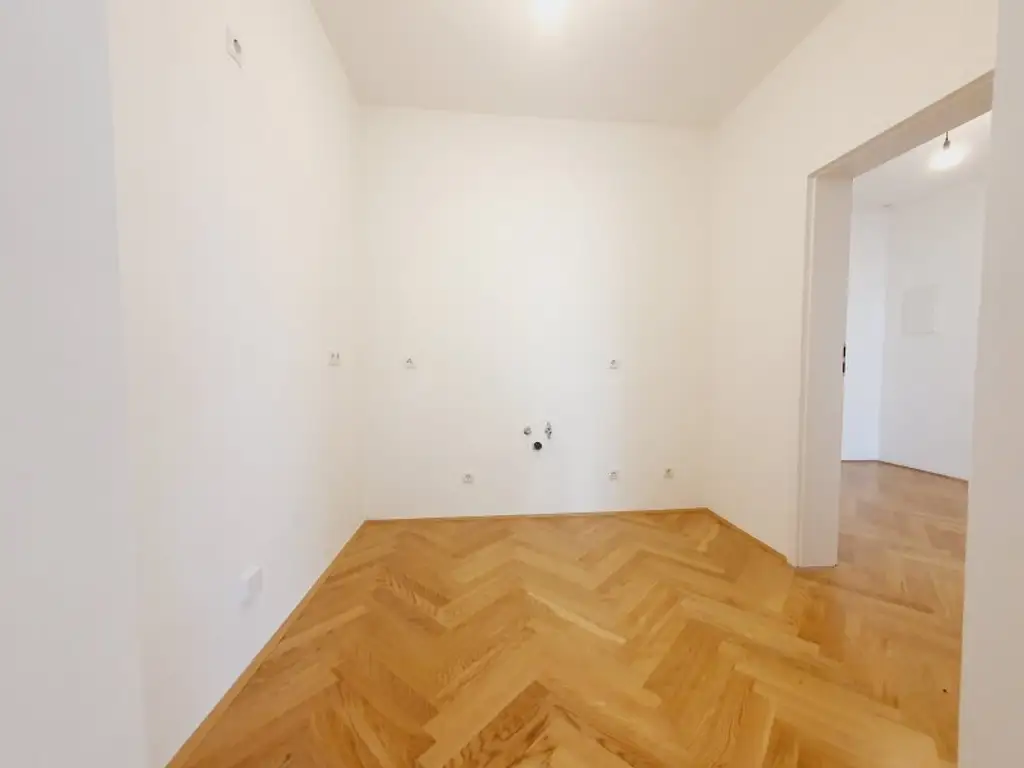 ERSTBEZUG Top sanierter Stilaltbau nahe Wiedner Hauptstraße