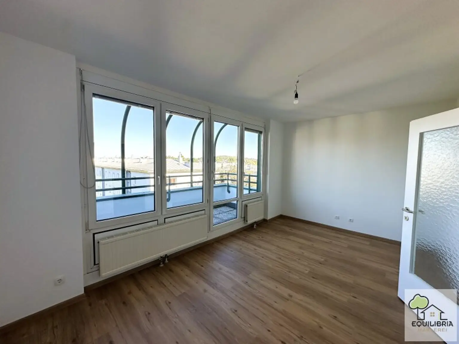 1130-WIEN- 2-ZIMMER-WOHNUNG MIT 2 TERRASSEN IN U-BAHN NÄHE